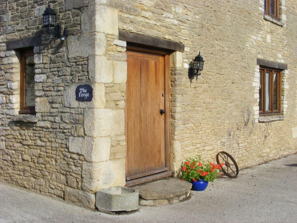 The Forge Villa Corsham Exteriör bild